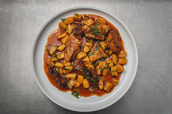 שניידר - גולש כתף טלה ובצקניות // צילום: אריאל עפרון